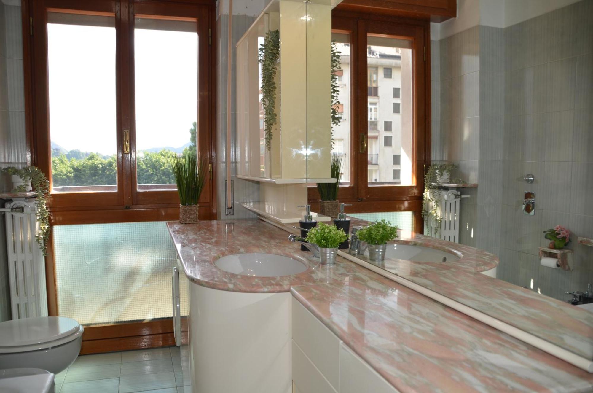 Big Romantic Lake View & Terrace Apartment Lecco Exterior photo